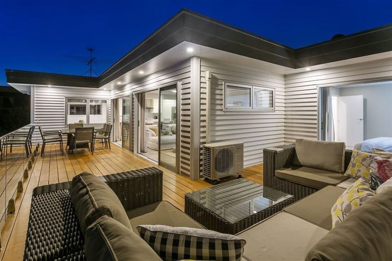 Photo of property in 10a Marama Street, Castor Bay, Auckland, 0620