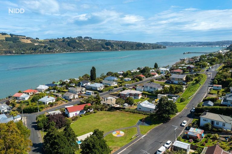 Photo of property in 9 Athol Place, Ravensbourne, Dunedin, 9022