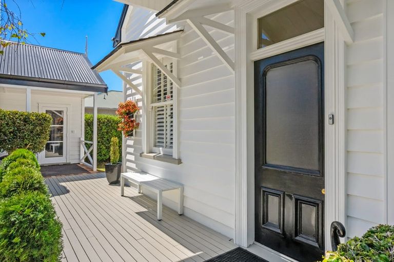 Photo of property in 3 Richmond Avenue, Northcote Point, Auckland, 0627