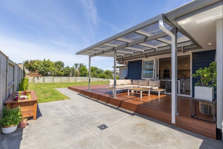 Photo of property in 6 Atlantic Drive, Fitzherbert, Palmerston North, 4410