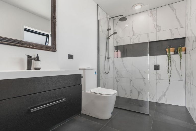 Photo of property in High Street South, Carterton, 5713