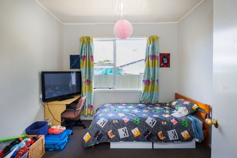 Photo of property in 8a Kaimanawa Street, Kelvin Grove, Palmerston North, 4414