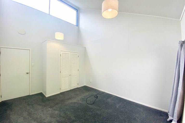 Photo of property in 40 Kewa Road, Albany Heights, Auckland, 0632
