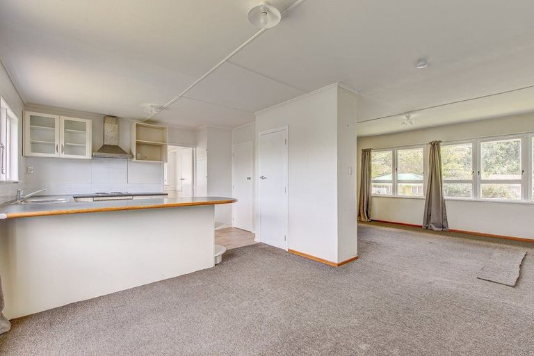 Photo of property in 115-117 Sievers Grove, Cannons Creek, Porirua, 5024