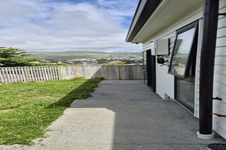 Photo of property in 1 Opaoa Way, Aotea, Porirua, 5024