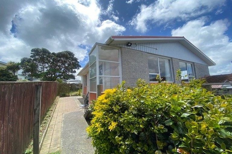 Photo of property in 6b Reese Jones Grove, Maungaraki, Lower Hutt, 5010