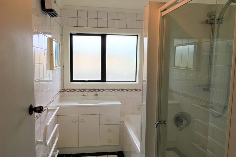 Photo of property in 401 Wairakei Road, Burnside, Christchurch, 8053