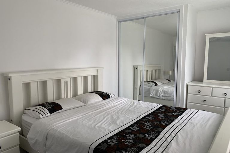 Photo of property in 1/25 Barrys Road, Glendene, Auckland, 0602