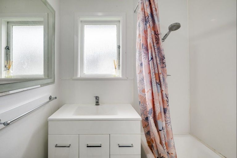 Photo of property in 6 Kauri Street, Taradale, Napier, 4112