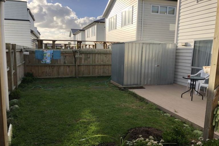 Photo of property in 8 Tarapiroe Avenue, Takanini, 2112