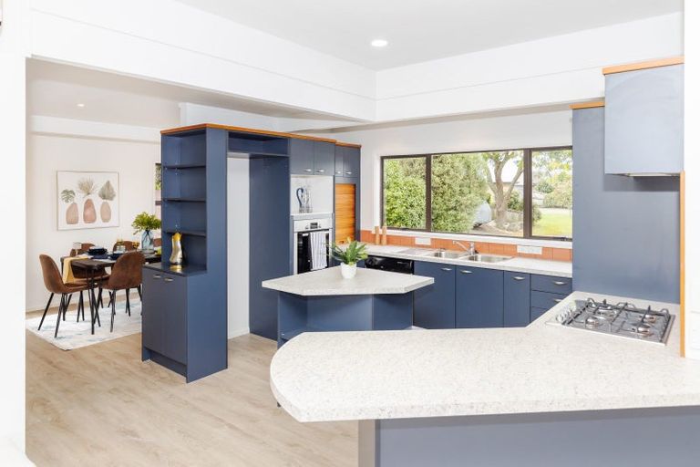 Photo of property in 17 Chesterfield Place, Rototuna, Hamilton, 3210