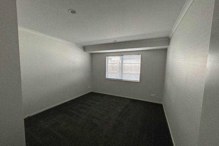 Photo of property in 71 Links Drive, Waiwhakaiho, New Plymouth, 4312