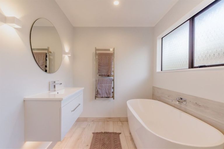 Photo of property in 15 Wedgewood Grove, Raumati Beach, Paraparaumu, 5032