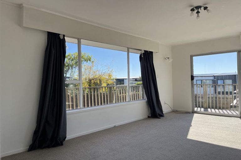 Photo of property in 68 Royal Road, Massey, Auckland, 0614