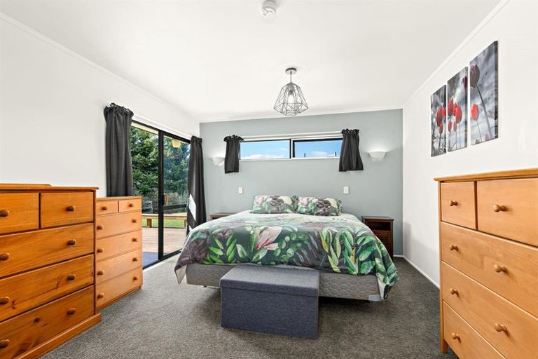 Photo of property in 1556 South Head Road, South Head, Helensville, 0874