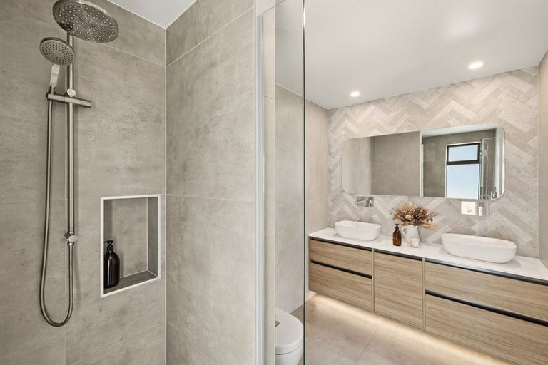 Photo of property in 42 Te Auhi Way, Welcome Bay, Tauranga, 3112