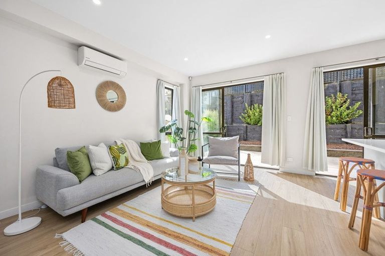 Photo of property in 15 Mita Road, Silverdale, 0932