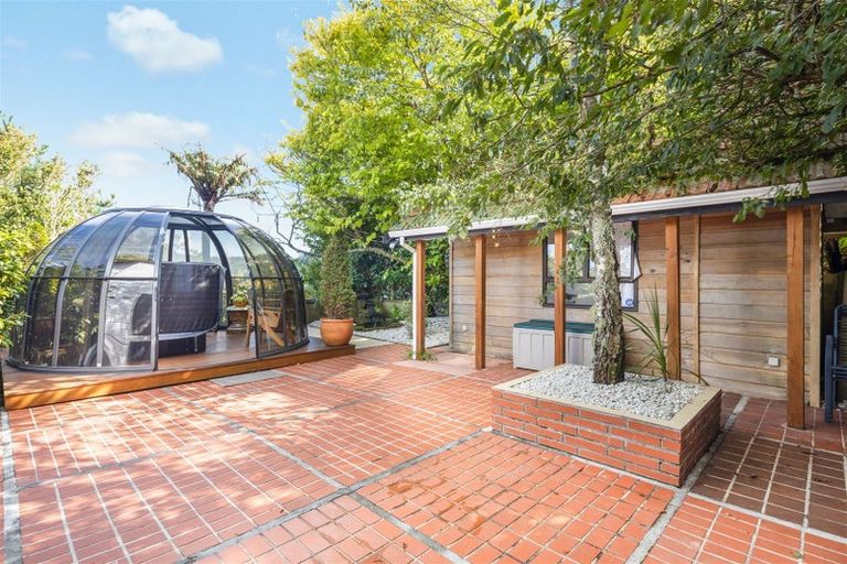 Photo of property in 2 Ramsey Place, Karori, Wellington, 6012