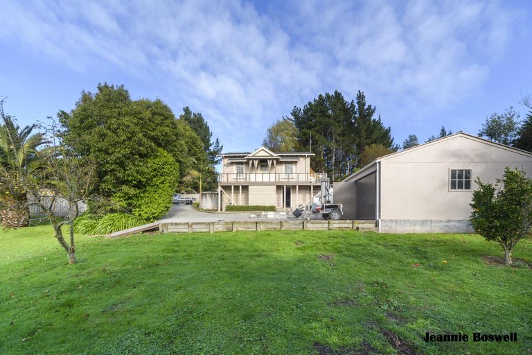 Photo of property in 110 Hastings Street, Halcombe, Feilding, 4779