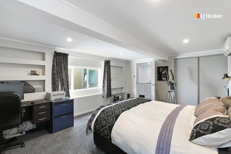 Photo of property in 132 Larnach Road, Waverley, Dunedin, 9013