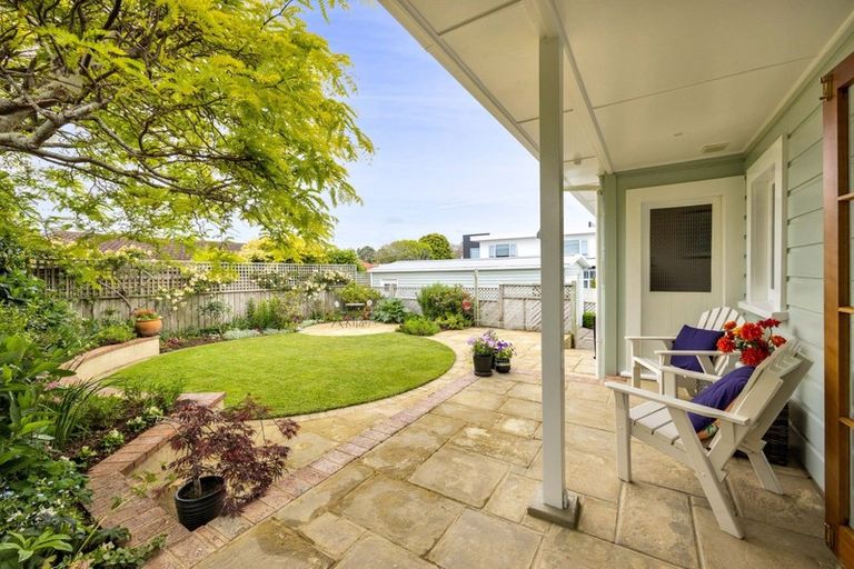 Photo of property in 13 Chilman Street, Strandon, New Plymouth, 4312