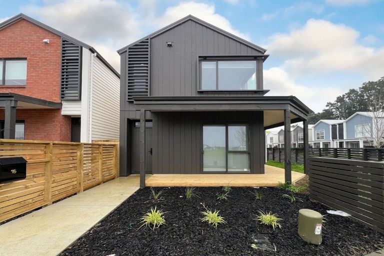 Photo of property in 16 Yellow Pear Lane, Karaka, 2578