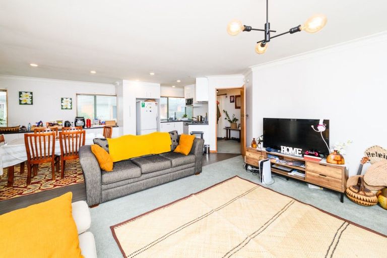 Photo of property in 9 Edgecombe Court, Roslyn, Palmerston North, 4414