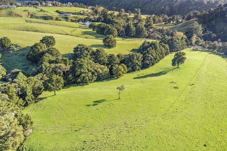 Photo of property in 216 Haruru Road, Kaukapakapa, 0873