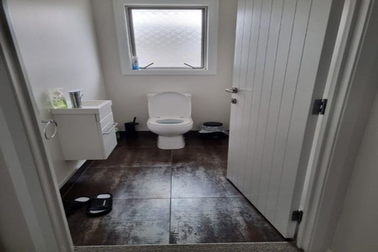 Photo of property in 3 Monaco Grove, Fitzherbert, Palmerston North, 4410