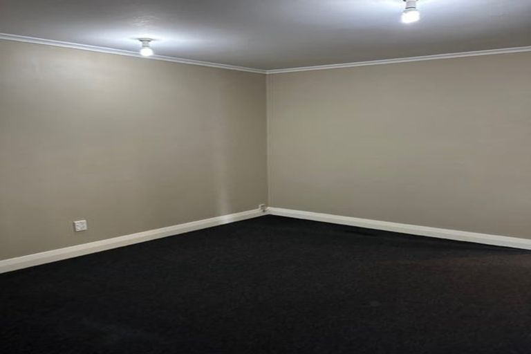 Photo of property in 3/133 Kelburn Parade, Kelburn, Wellington, 6012