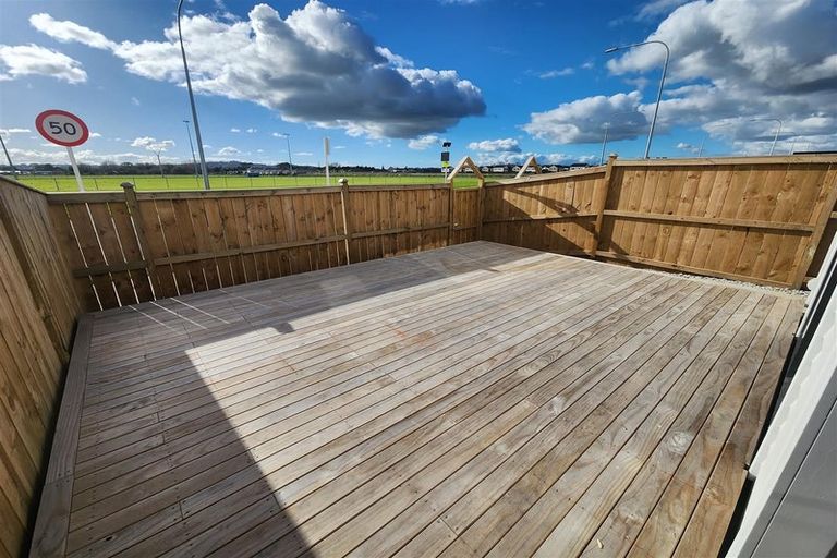 Photo of property in 129 Walters Road, Papakura, Takanini, 2110