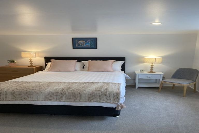 Photo of property in 244 Point View Drive, East Tamaki Heights, Auckland, 2016