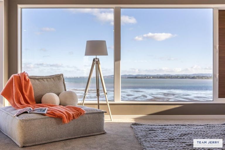 Photo of property in 4 Seawind Way, Hobsonville, Auckland, 0616