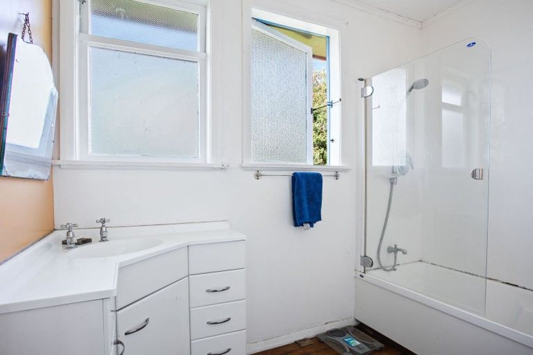 Photo of property in 23 Cambridge Terrace, Kaiti, Gisborne, 4010