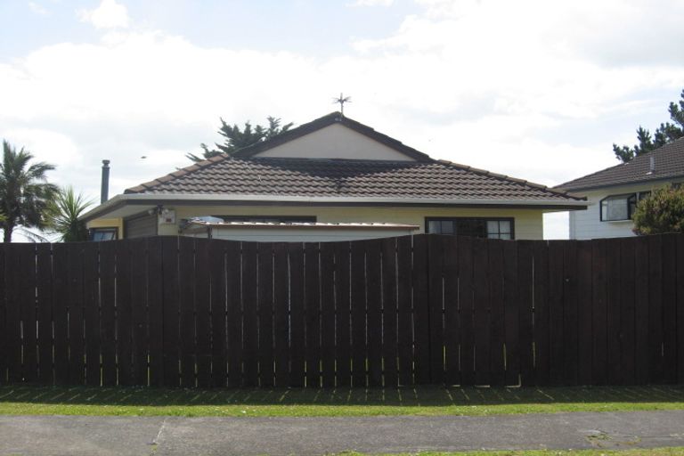 Photo of property in 16 Rukumoana Place, Clendon Park, Auckland, 2103