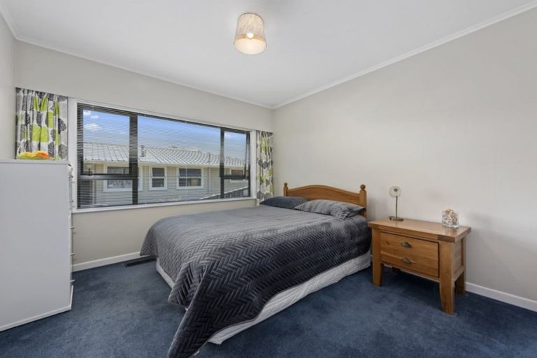 Photo of property in 35 Oakleigh Street, Maungaraki, Lower Hutt, 5010