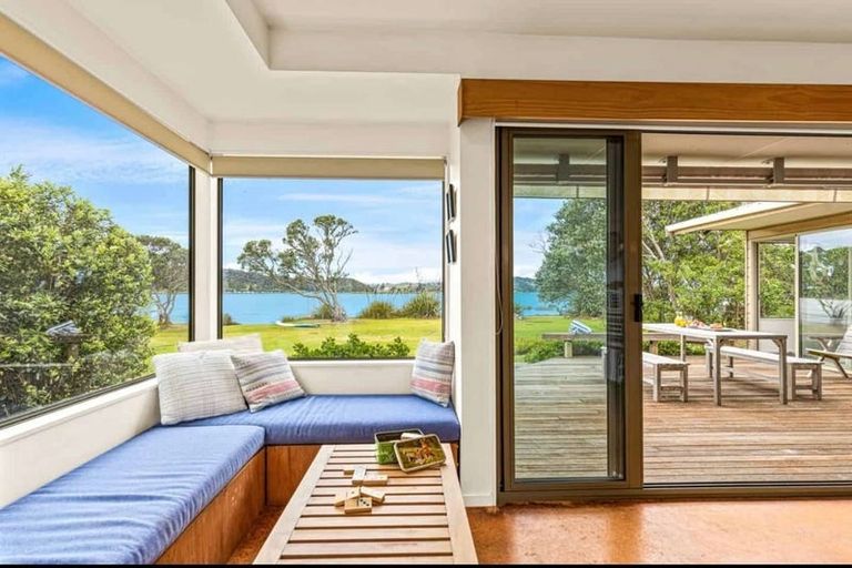 Photo of property in 42 Harbour View Road, Point Wells, Warkworth, 0986