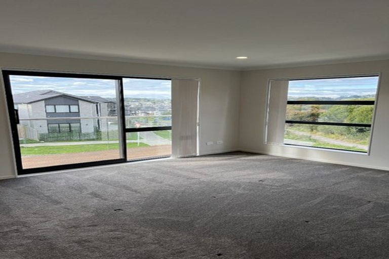 Photo of property in 1 Lime Rise, Flat Bush, Auckland, 2019