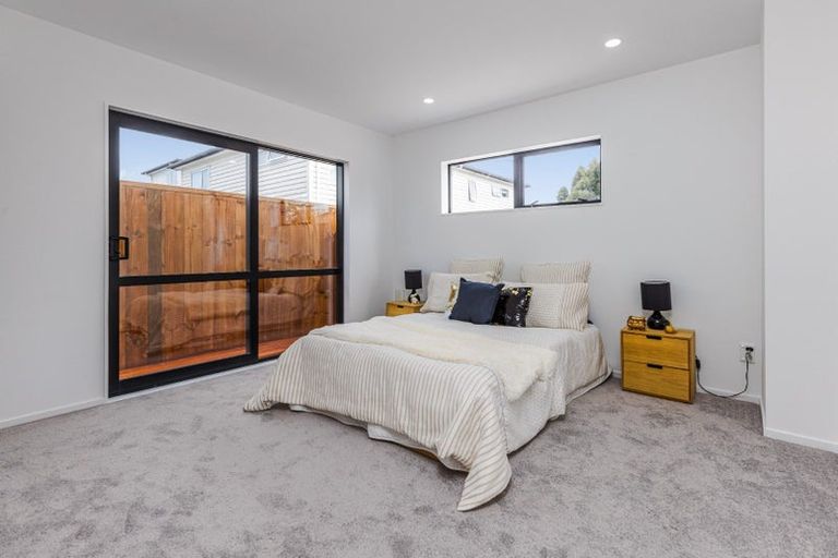 Photo of property in 7c Gladfield Lane, Te Atatu Peninsula, Auckland, 0610