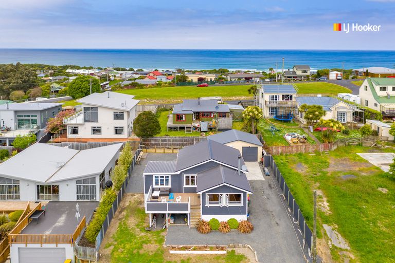 Photo of property in 10 Copeland Street, Brighton, Dunedin, 9035