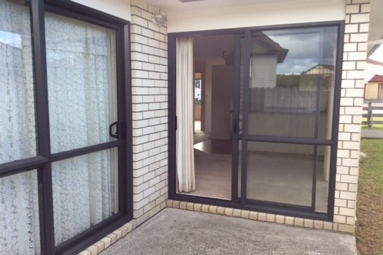 Photo of property in 3b Charlenne Close, Ranui, Auckland, 0612