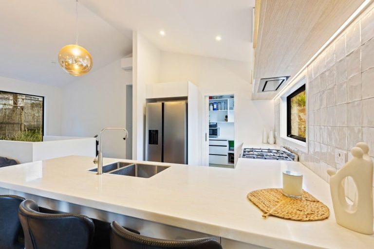 Photo of property in 6e Burns Street, Westown, New Plymouth, 4310