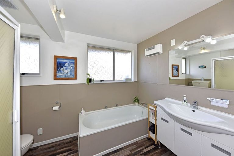 Photo of property in 56 Effingham Street, North New Brighton, Christchurch, 8083