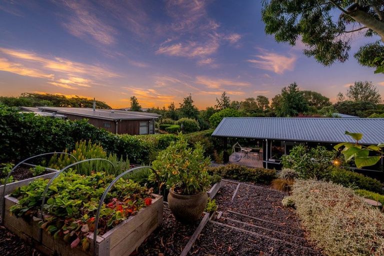 Photo of property in 4 Ferndale Drive, Waikanae, 5036