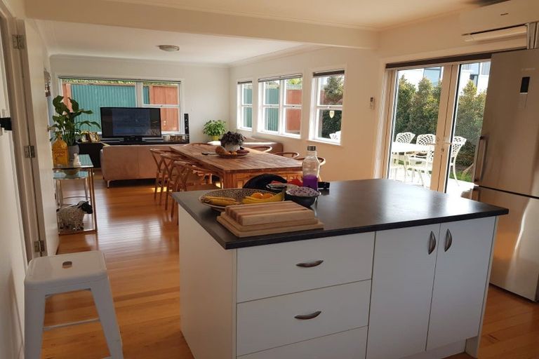 Photo of property in 26 Eskdale Road, Birkdale, Auckland, 0626