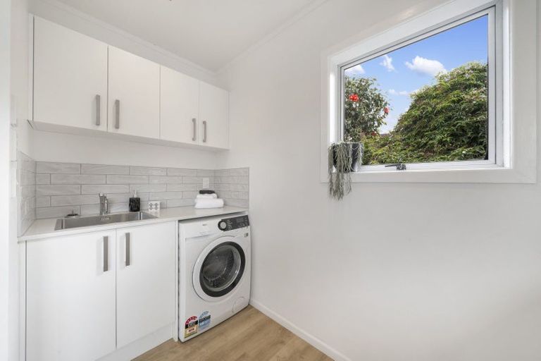 Photo of property in 3 Oraha Road, Huapai, Kumeu, 0810