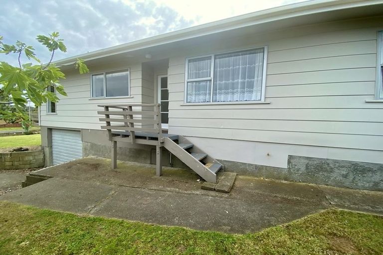 Photo of property in 6 Yates Street, Otaki Beach, Otaki, 5512