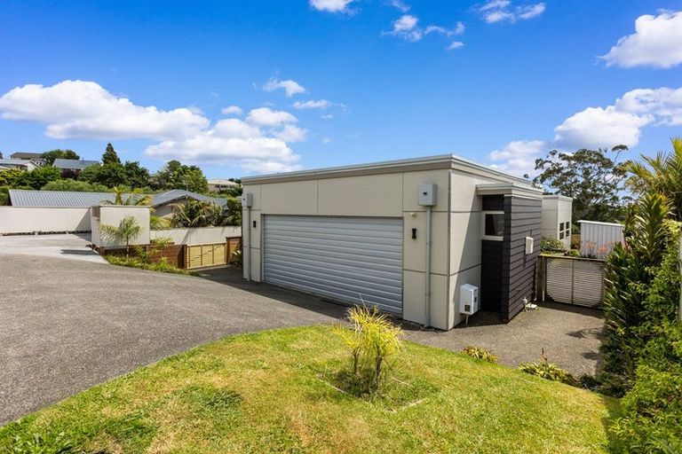 Photo of property in 10e Long Place, Frankleigh Park, New Plymouth, 4310