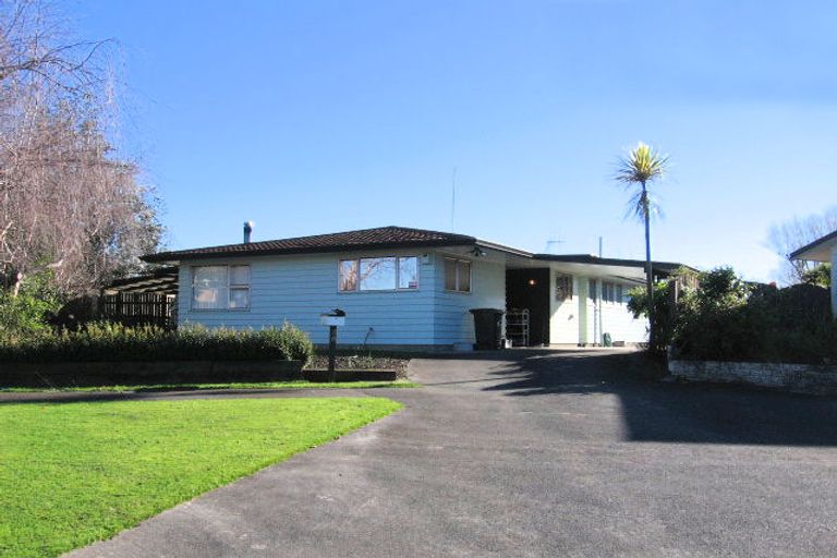 Photo of property in 20 Grange Place, Milson, Palmerston North, 4414