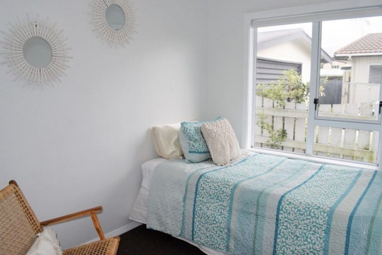 Photo of property in 52 Norfolk Crescent, Otaki Beach, Otaki, 5512